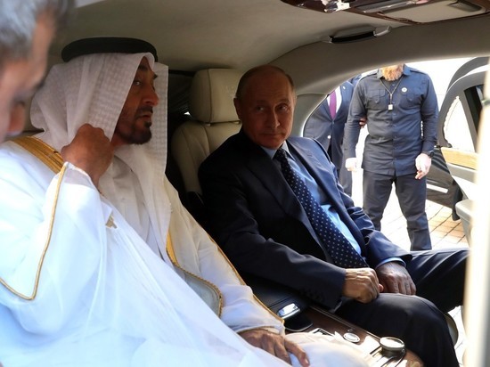 Путин усадил наследного принца Абу-Даби в лимузин "Кортеж"