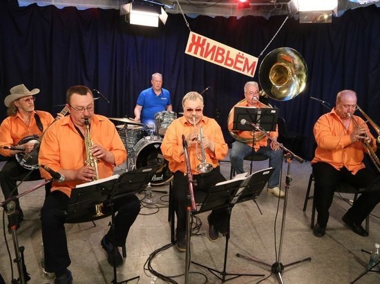 В Тверской области шесть мужчин в оранжевом дадут джаз-концерт