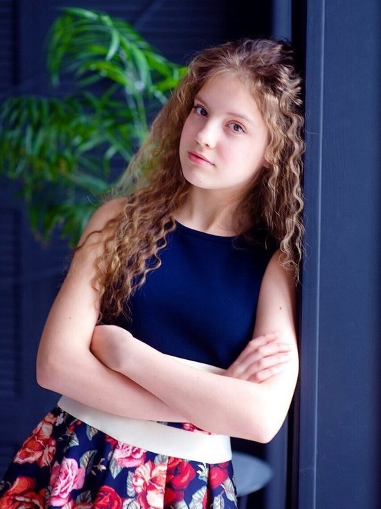 13-летняя Анна Филипчук исполнит в финале музыкального конкурса песню "Непобедимые"