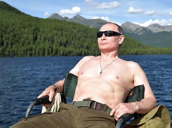 Фотографии президента с голым торсом регулярно размещаются на сайте Кремля