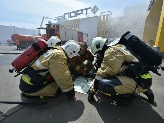 ГУ МЧС по Татарстану: площадь пожара в ТЦ «Порт» составила 2,8 тысячи кв. метров