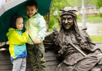 Скульптура героини русских сказок появилась в центре южноуральской столицы
