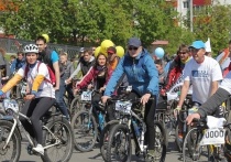 Глава республики Рустэм Хамитов после велопробега в Уфе, в котором приняли участие более 20 тысяч человек, пообещал проводить велопарады и в других городах Башкирии