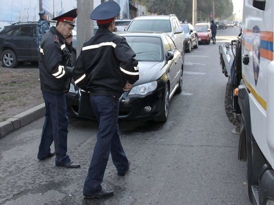Из-за нерешенной проблемы парковок владельцы авто в Алматы все чаще попадают в неприятности 