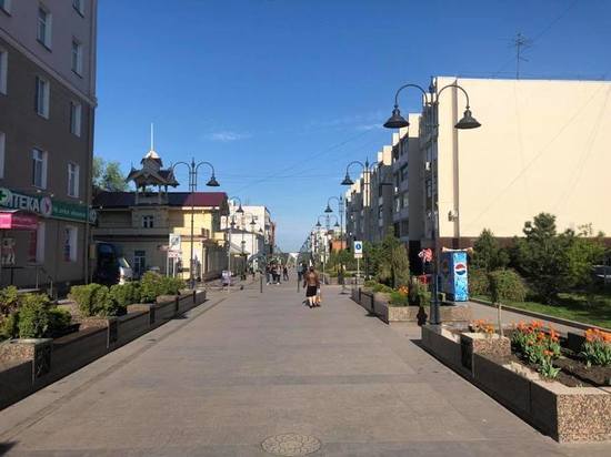 «Скверы полны мошкары»: Бывший екатеринбургский депутат Илья Лобов осваивается в Омске