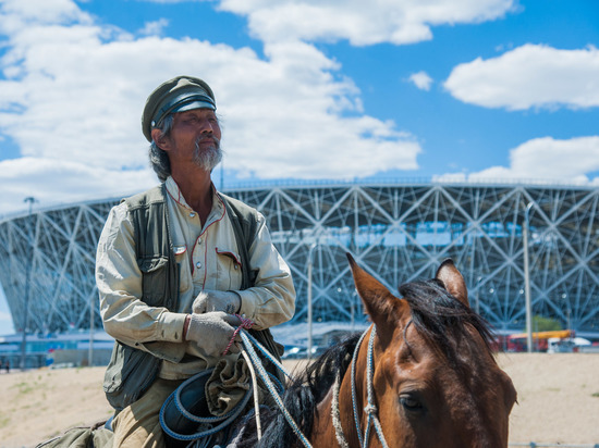 Китайский конный всадник проскакал 1600 километров, чтобы попасть в Волгоград