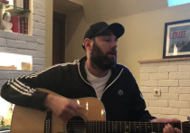 Чеченский министр Джамбулат Умаров потребовал от комедийного актёра и шоумена Семёна Слепакова извиниться перед чеченским лидером Рамзаном Кадыровым и сборной России по футболу за взорвавшую Рунет песню "Оле-оле-оле", в которой Слепаков шутит, что Кадыров по просьбе президента России «как верный пехотинец Путина» стал тренером футбольной национальной команды, однако даже такие немыслимые рокировки в отечественном футболе не помогли российской сборной не ударить в грязь лицом