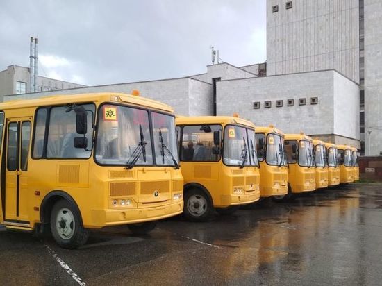 Чувашия приобрела 8 автобусов для сельских школ