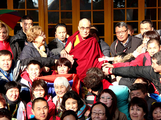 Около 600 паломников отправились на учения Далай-ламы XIV