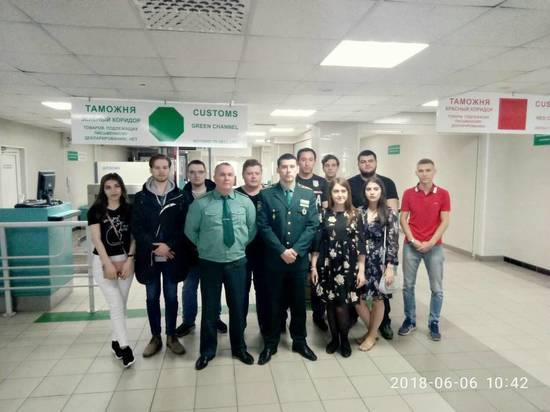 Сургутские студенты постигли азы профессии таможенника
