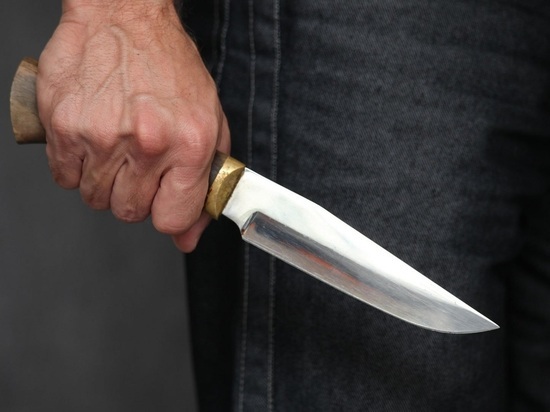 В Сызрани неизвестного мужчину ранили ножом