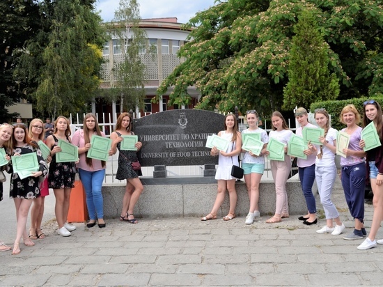 Студенты НИУ – филиала РАНХиГС вернулись со стажировки в Болгарии