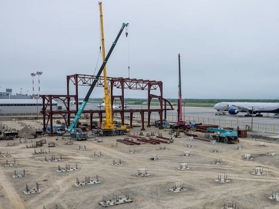 На новом аэровокзальном комплексе продолжаются работы