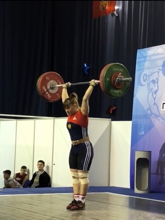 Сотрудница Росгвардии Мордовии стала чемпионкой ПФО по тяжелой атлетике