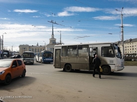 Петрозаводские автобусы на день изменят маршруты из-за прокладки труб