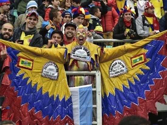 Колумбийские болельщики устроили дискотеку в саранском супермаркете