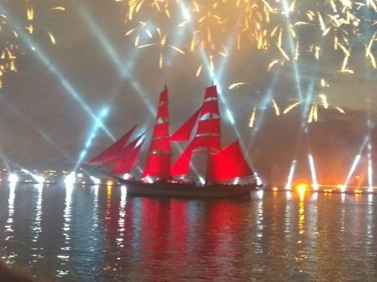 «Алые паруса» в Петербурге посетили 1,2 млн человек