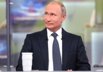 Президент России Владимир Путин присвоил гражданство уроженке Украины Ирине Баракат, которая обратилась к нему во время прямой линии из госпиталя и рассказала, что лишилась ноги и кисти руки в Алеппо, прикрывая детей