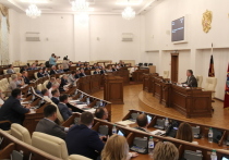Главный финансовый документ региона представил министра финансов Владимир Притупов