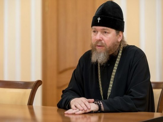 Политолог объяснил, почему Шевкунову проще признать царские останки, чем патриарху