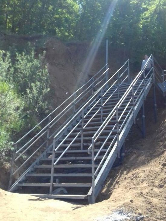 В парке «Прибрежный» в Ульяновске открыли лестницу, ведущую к Волге В парке «Прибрежный» в Ульяновске открыли лестницу, ведущую к Волге
