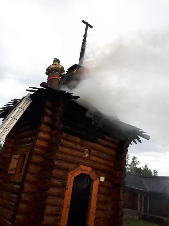 Ударом молнии под Иркутском разрушило часовню в музее деревянного зодчества, никто не пострадал