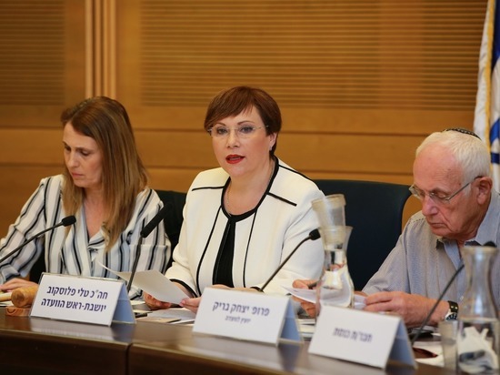 Тали Плоскова: “Нельзя решить проблему контроля сферы ухода эксплуатацией сиделок” Тали Плоскова: “Нельзя решить проблему контроля сферы ухода эксплуатацией сиделок”
