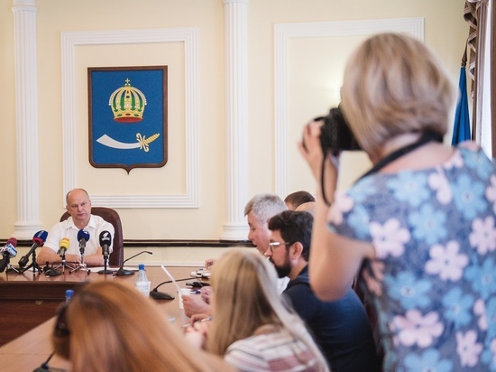 Глава городской администрации Олег Полумордвинов подвел промежуточные итоги работы 
муниципальных властей