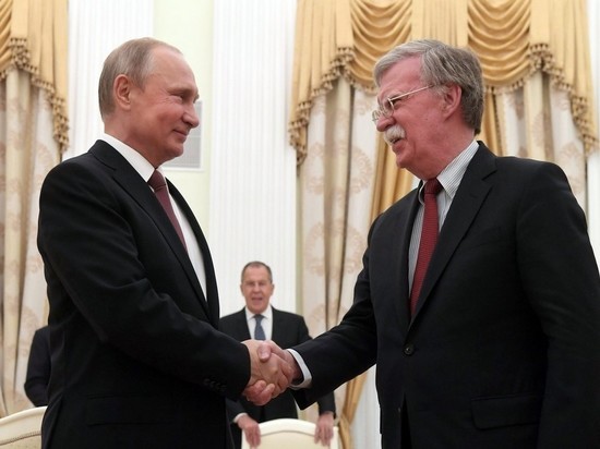 Путин высоко оценил визит Болтона в Россию 