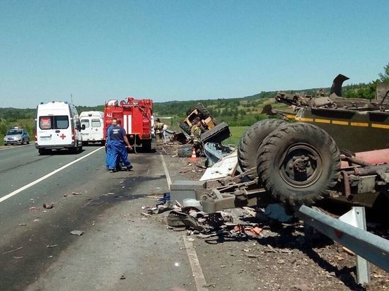 Под Сызранью в аварии с участием фуры, трактора и «Газели» один человек погиб, четверо пострадали