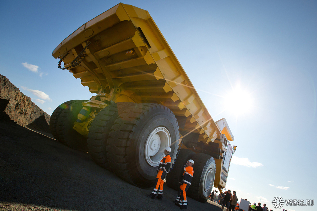 Экскаватор полюс робот. Строительная техника caterpillar. Liebherr 976 экскаватор. Liebherr t 264 землевоз. Карьерный экскаватор либхер.