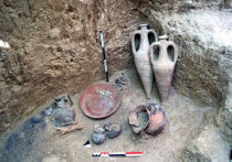 Специалисты обнаружили неподалеку от Севастополя позднескифский могильник II - IV веков нашей эры 