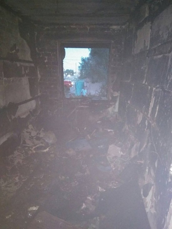  В Калмыкии во время тушения пожара в жилом доме нашли мужчину