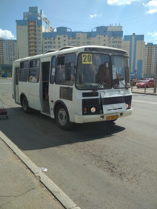 Экономить не получается: терминалы для безналичной оплаты есть не во всех муниципальных автобусах Оренбурга