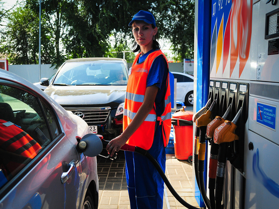 Бензин может подорожать до 50 рублей за литр
