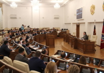 Депутаты обсуждали законопроекты в присутствии врио губернатора Виктора Томенко 