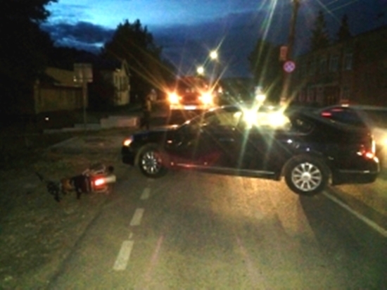 Скутерист попал под колеса "Ниссана" в Калужской области