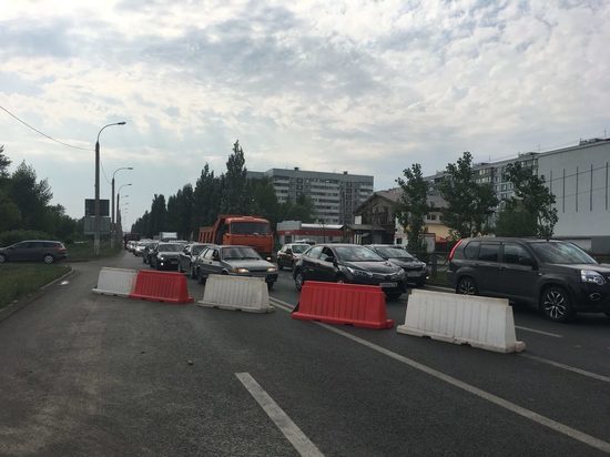 В Казани из-за залившего дорогу кипятка полиция перекрыла улицу Чуйкова