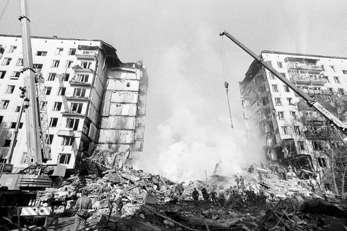 Взорвали дома в москве каком году. Москва улица Гурьянова 1999. Взрыв на улице Гурьянова 1999.