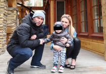 В конце прошлой недели жена Александра Кержакова Милана рассказала, что ее муж выкрал их общего ребенка и требует от нее «справку об адекватности»