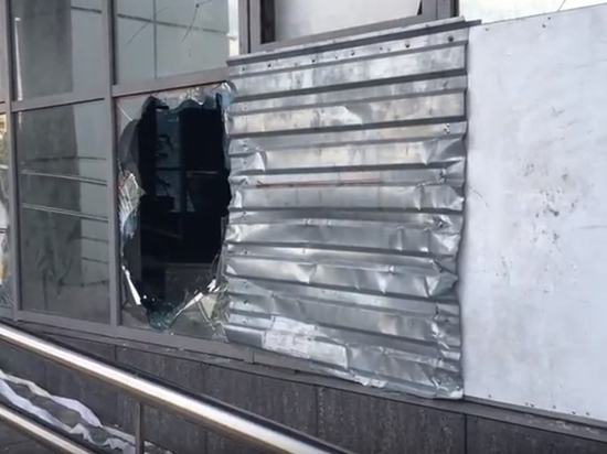 Заброшенный магазин в Новокузнецке пострадал от вандалов