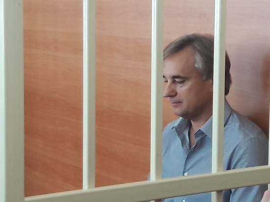 Приезжий следователь попросил подержать депутата Калинина в СИЗО до октября