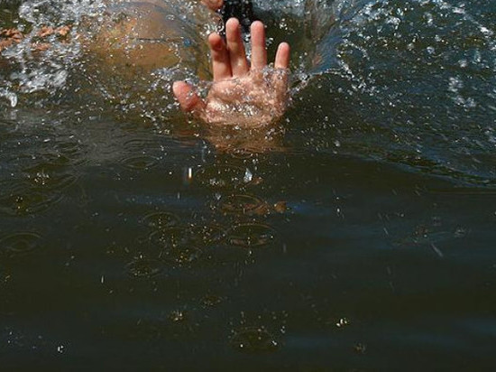 В Омской области 11-летний мальчик измерял глубину Иртыша и утонул