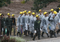 В Таиланде спасатели вывели из семикилометровой пещеры Тхам Луанг последнего двенадцатого мальчика