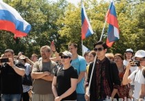 В воскресенье 1 июля по всей стране прокатилась волна протестов, вызванная планами правительства по постепенному повышению сроков выхода на пенсию