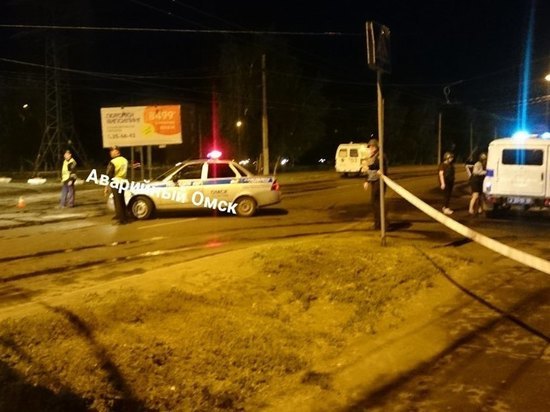 В Омске полиция ночью перекрывала улицу Богдана Хмельницкого
