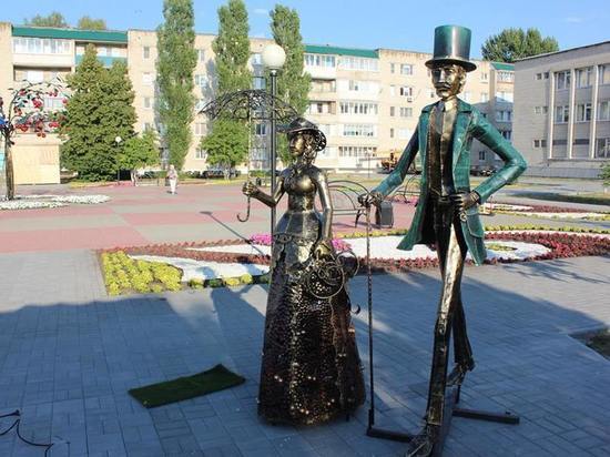 В уваровском сквере установили три новых арт-объекта В уваровском сквере установили три новых арт-объекта