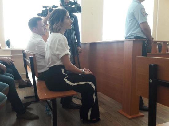 Суд продлил арест счетов супруги омского депутата-миллионера Калинина