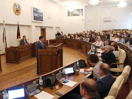 Депутаты АКЗС проголосовали за повышение пенсионного возраста