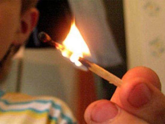 В Орске детская игра с огнем обернулась пожаром на 100 "квадратах"